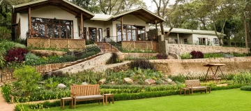 Pamoja Olea Farm Lodge